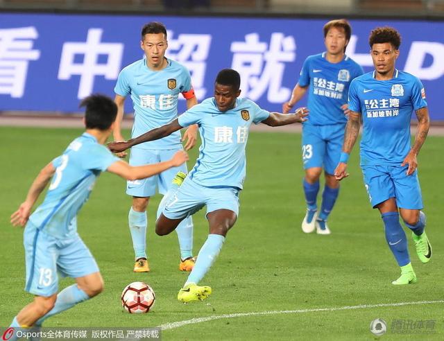 虽然是电影界;新人，但主演们都是在开心麻花效力多年的功勋演员